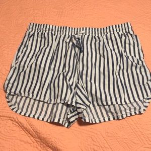 Target - Universal Thread drawstrings shorts